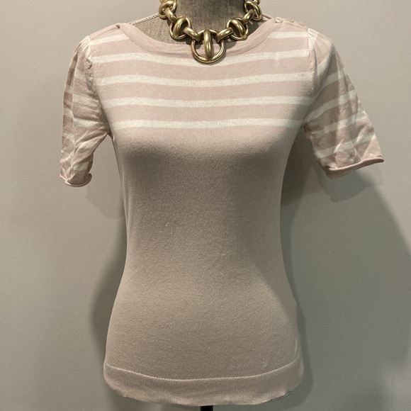 BANANA Republic Soft Knit Short Sleeve Top Sweater - Picture 5 of 13